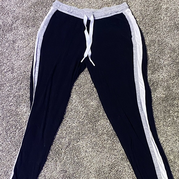 Black sweats - Picture 2 of 3